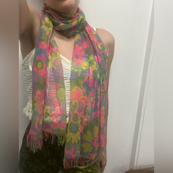 Vintage hippie floral scarf with neon colors - Picture 7 of 10